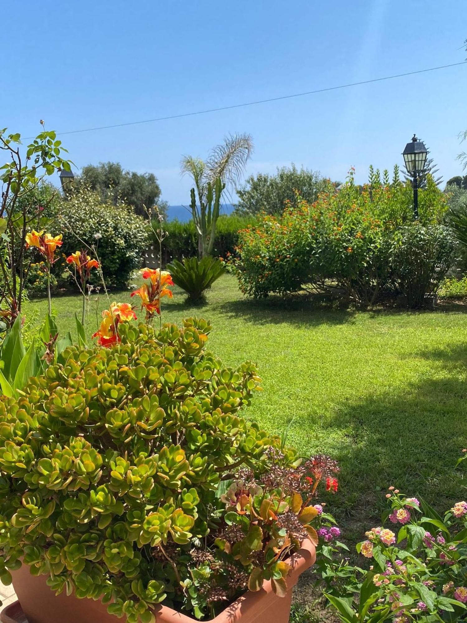 Appartamento BREATHTAKING VIEW OF Salento- Leporano Esterno foto